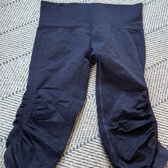 Lululemon midnight Blue Crop Leggings Size 6 - Picture 6 of 6